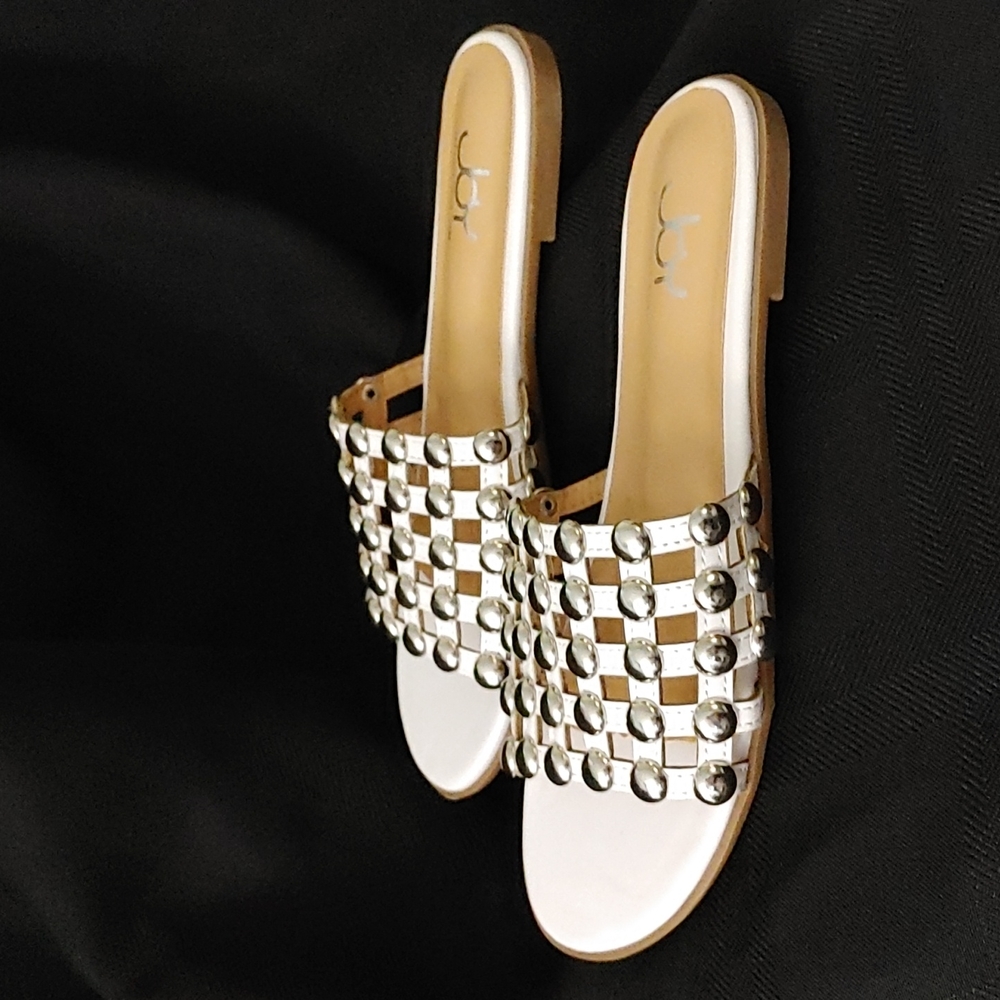 Joy size 39/8.5 white studded flat sandal.
